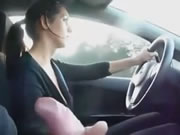 希臘情人邊開車邊幫男友打手槍