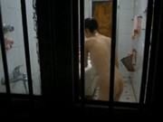 窺淫M男偷看台妹姊姊洗澡